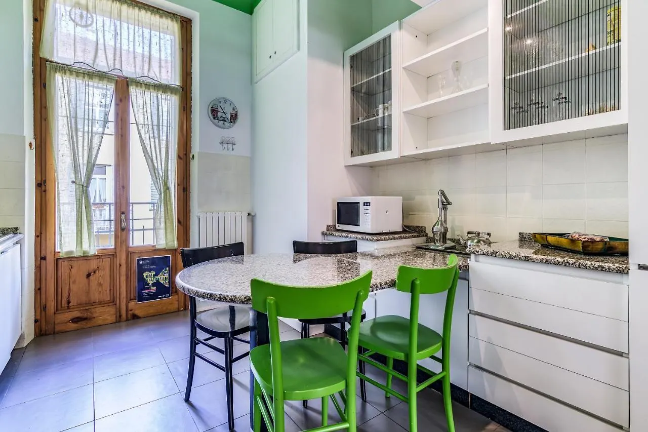 מילאנו Lepontina Apartment 0*,  איטליה